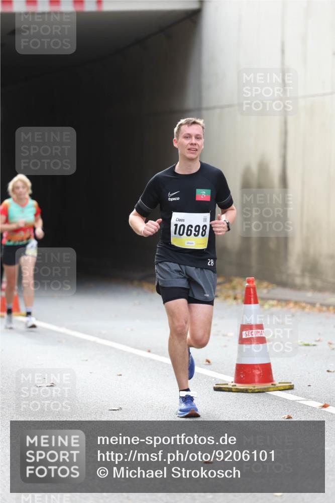 05.10.2025 - 20. swb-Marathon Bremen Michael Strokosch http://msf.ph/oto/9206101 05.10.2025 10:46:20 Laufen 10698, 28 meine-sportfotos.de