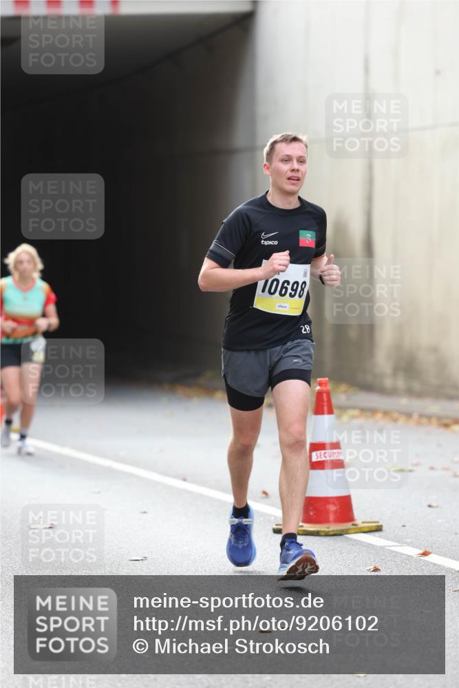 05.10.2025 - 20. swb-Marathon Bremen Michael Strokosch http://msf.ph/oto/9206102 05.10.2025 10:46:20 Laufen 10698, 28 meine-sportfotos.de