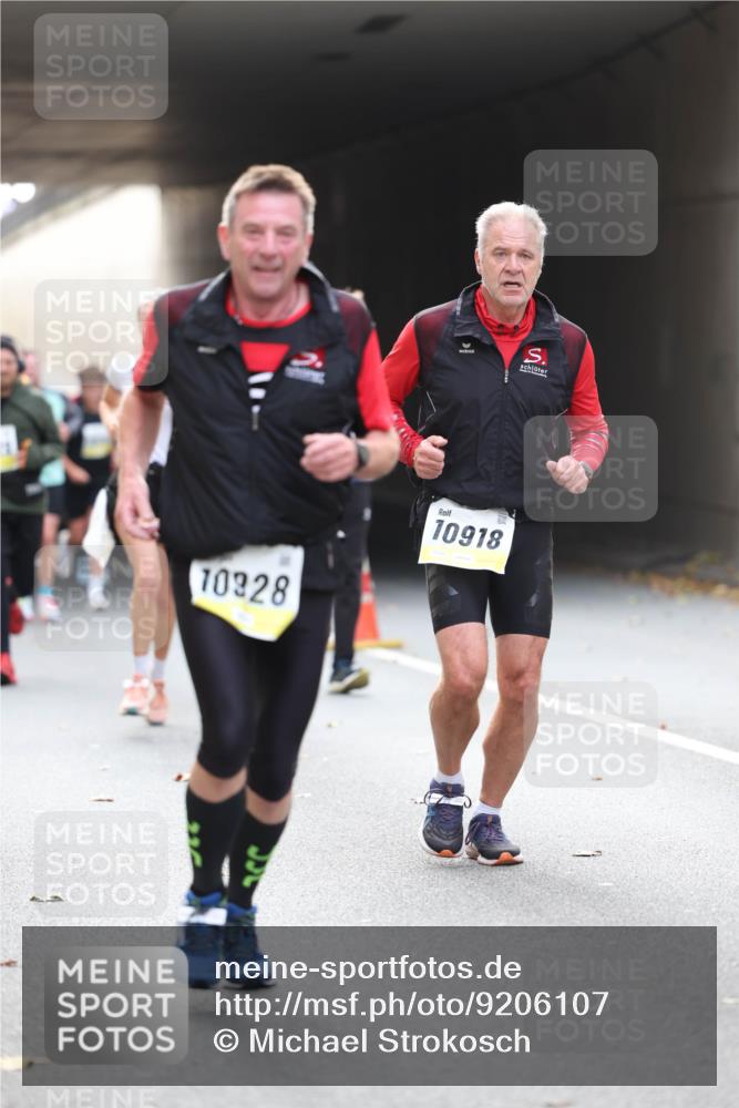 05.10.2025 - 20. swb-Marathon Bremen Michael Strokosch http://msf.ph/oto/9206107 05.10.2025 10:46:24 Laufen 10328, 10918 meine-sportfotos.de