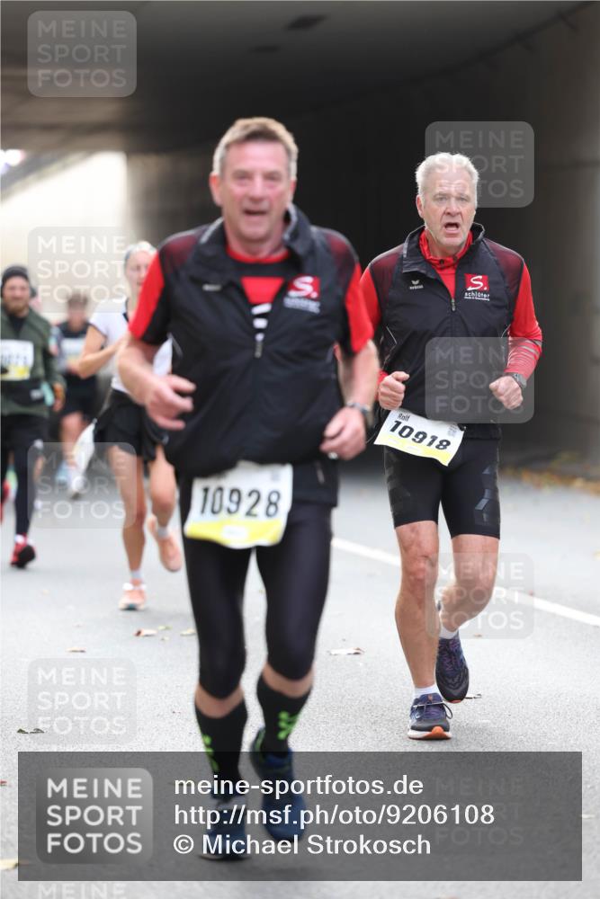 05.10.2025 - 20. swb-Marathon Bremen Michael Strokosch http://msf.ph/oto/9206108 05.10.2025 10:46:24 Laufen 44, 10928, 10918 meine-sportfotos.de