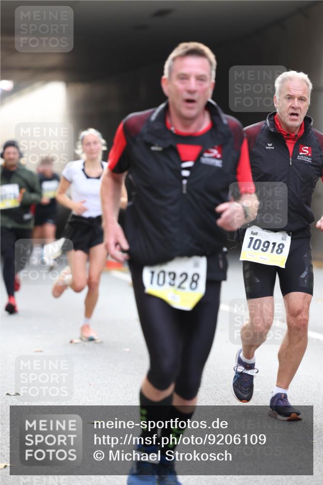 05.10.2025 - 20. swb-Marathon Bremen Michael Strokosch http://msf.ph/oto/9206109 05.10.2025 10:46:24 Laufen 10328, 10918 meine-sportfotos.de