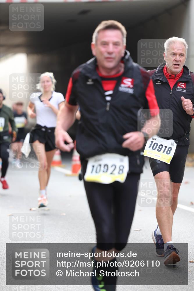 05.10.2025 - 20. swb-Marathon Bremen Michael Strokosch http://msf.ph/oto/9206110 05.10.2025 10:46:25 Laufen 10928, 10918, 02454 meine-sportfotos.de