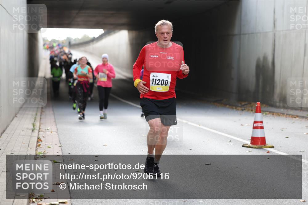 05.10.2025 - 20. swb-Marathon Bremen Michael Strokosch http://msf.ph/oto/9206116 05.10.2025 10:58:06 Laufen 11200 meine-sportfotos.de