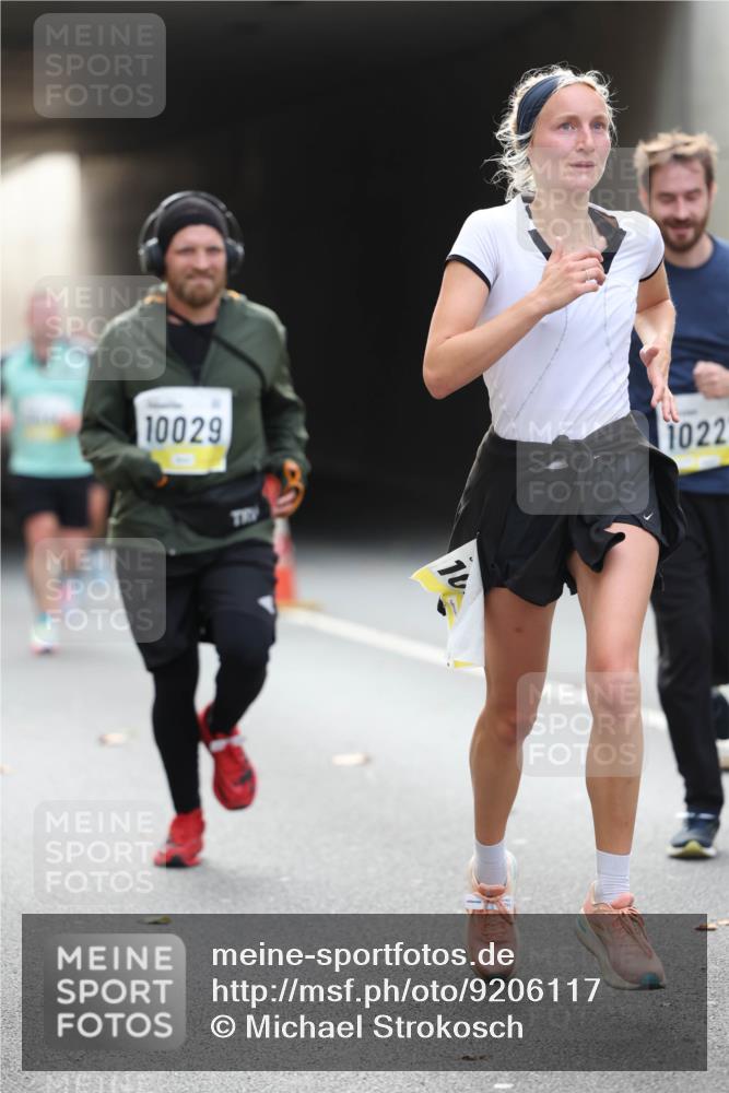 05.10.2025 - 20. swb-Marathon Bremen Michael Strokosch http://msf.ph/oto/9206117 05.10.2025 10:46:27 Laufen 10029, 10, 1022 meine-sportfotos.de