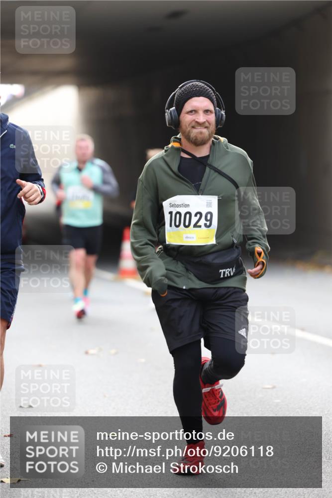 05.10.2025 - 20. swb-Marathon Bremen Michael Strokosch http://msf.ph/oto/9206118 05.10.2025 10:46:27 Laufen 3, 10029 meine-sportfotos.de