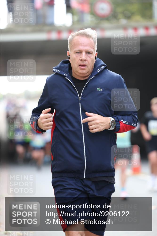 05.10.2025 - 20. swb-Marathon Bremen Michael Strokosch http://msf.ph/oto/9206122 05.10.2025 10:46:28 Laufen  meine-sportfotos.de