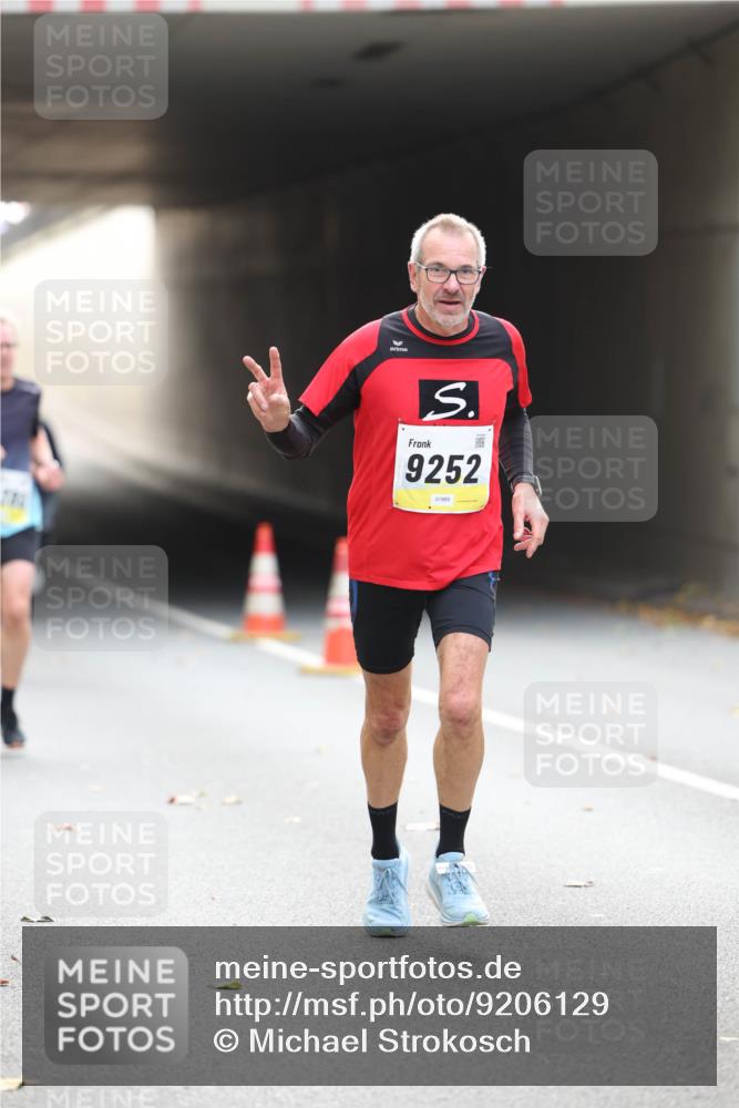 05.10.2025 - 20. swb-Marathon Bremen Michael Strokosch http://msf.ph/oto/9206129 05.10.2025 10:46:32 Laufen 9252 meine-sportfotos.de