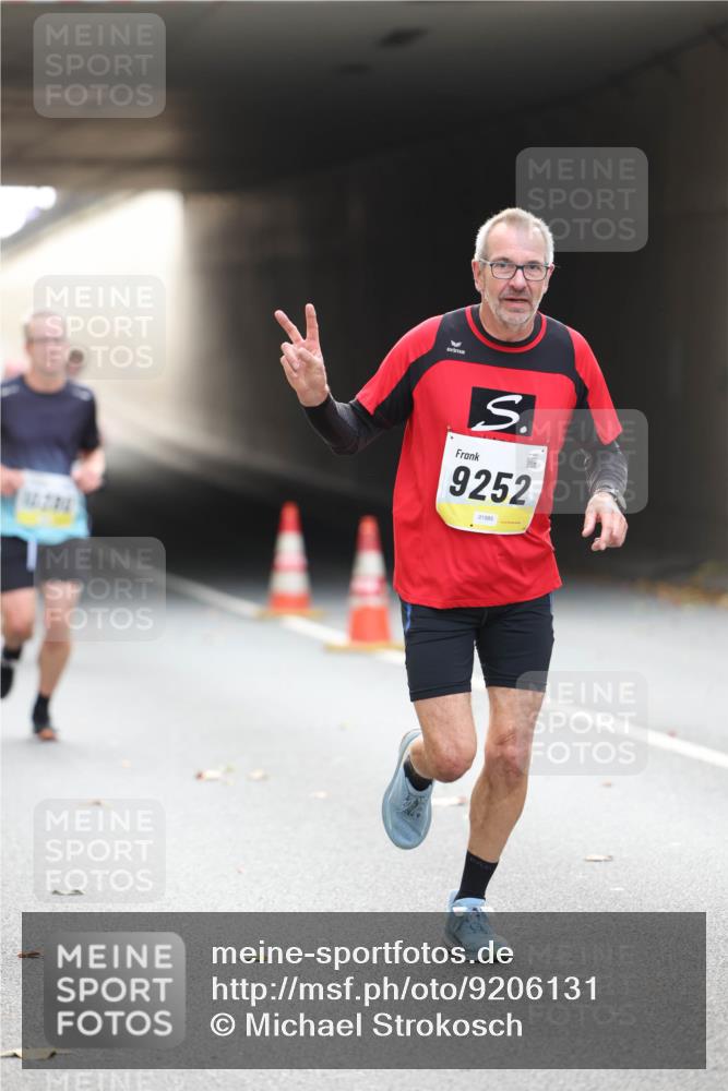 05.10.2025 - 20. swb-Marathon Bremen Michael Strokosch http://msf.ph/oto/9206131 05.10.2025 10:46:32 Laufen 9252, 01985 meine-sportfotos.de