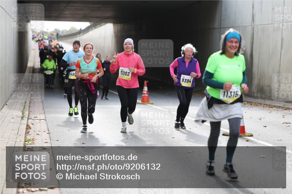 05.10.2025 - 20. swb-Marathon Bremen Michael Strokosch http://msf.ph/oto/9206132 05.10.2025 10:58:09 Laufen 940, 11102, 9394, 11315 meine-sportfotos.de