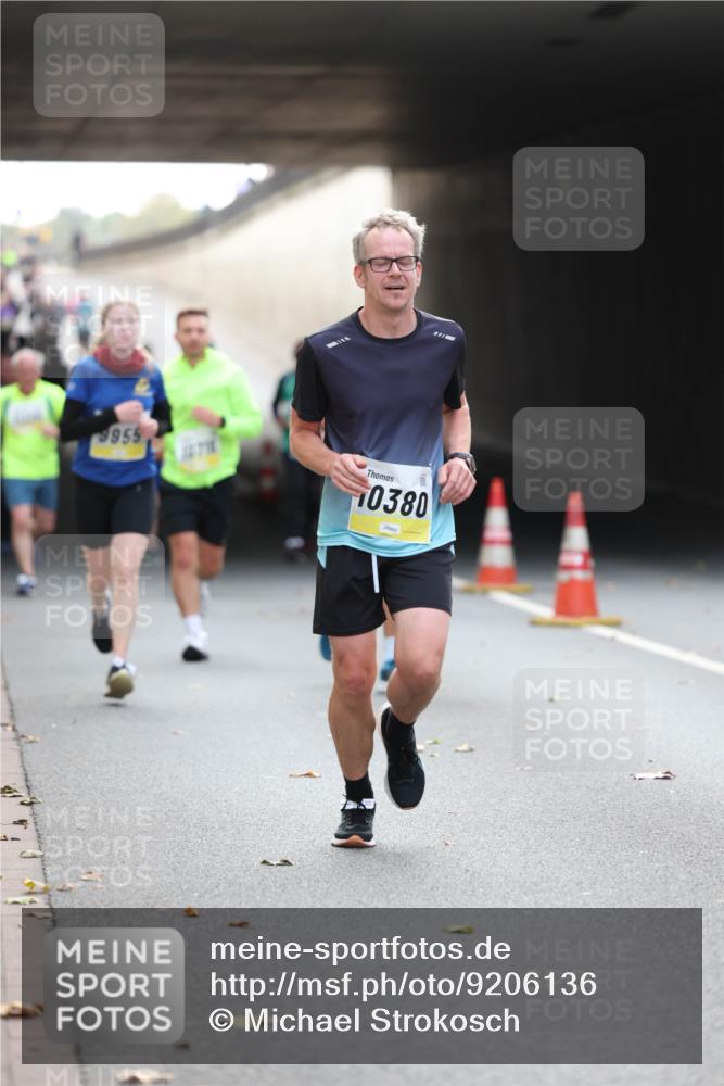 05.10.2025 - 20. swb-Marathon Bremen Michael Strokosch http://msf.ph/oto/9206136 05.10.2025 10:46:34 Laufen 9955, 0380 meine-sportfotos.de