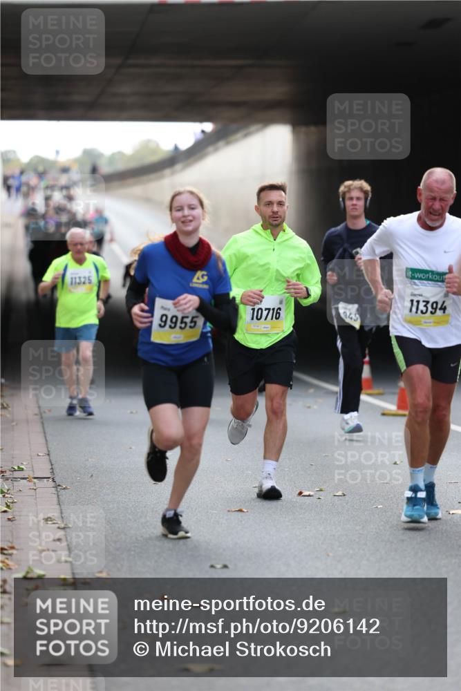 05.10.2025 - 20. swb-Marathon Bremen Michael Strokosch http://msf.ph/oto/9206142 05.10.2025 10:46:35 Laufen 11325, 9955, 10716, 845, 11394 meine-sportfotos.de