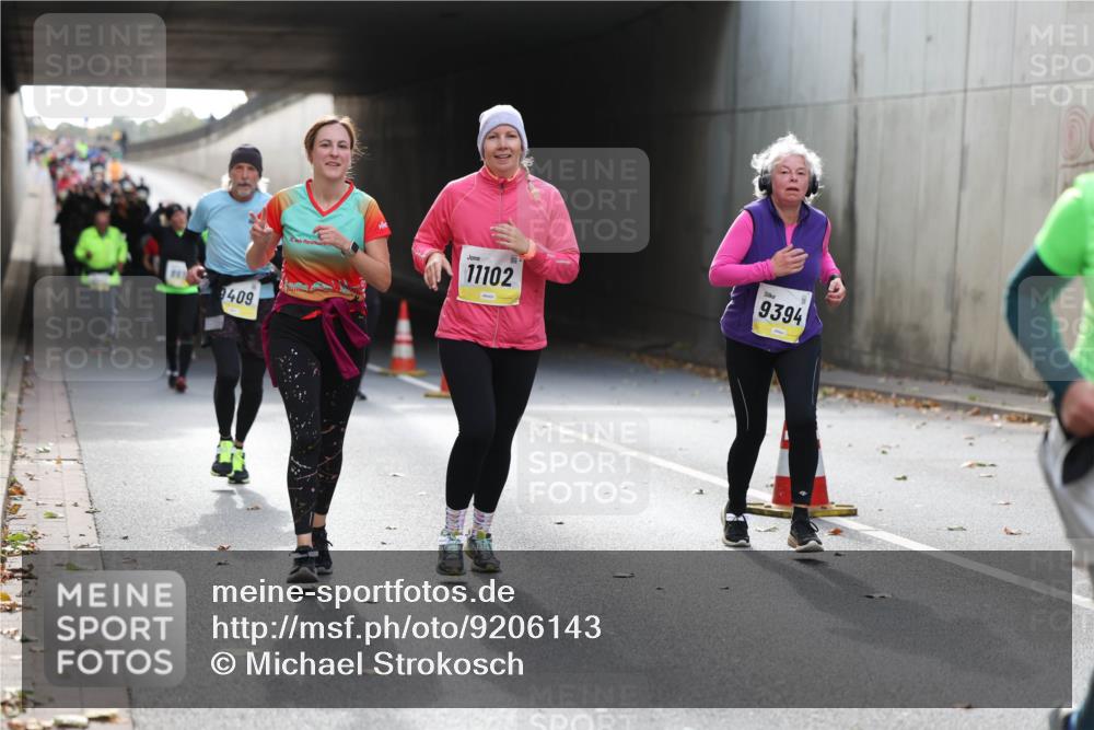 05.10.2025 - 20. swb-Marathon Bremen Michael Strokosch http://msf.ph/oto/9206143 05.10.2025 10:58:11 Laufen 9409, 11102, 9394 meine-sportfotos.de