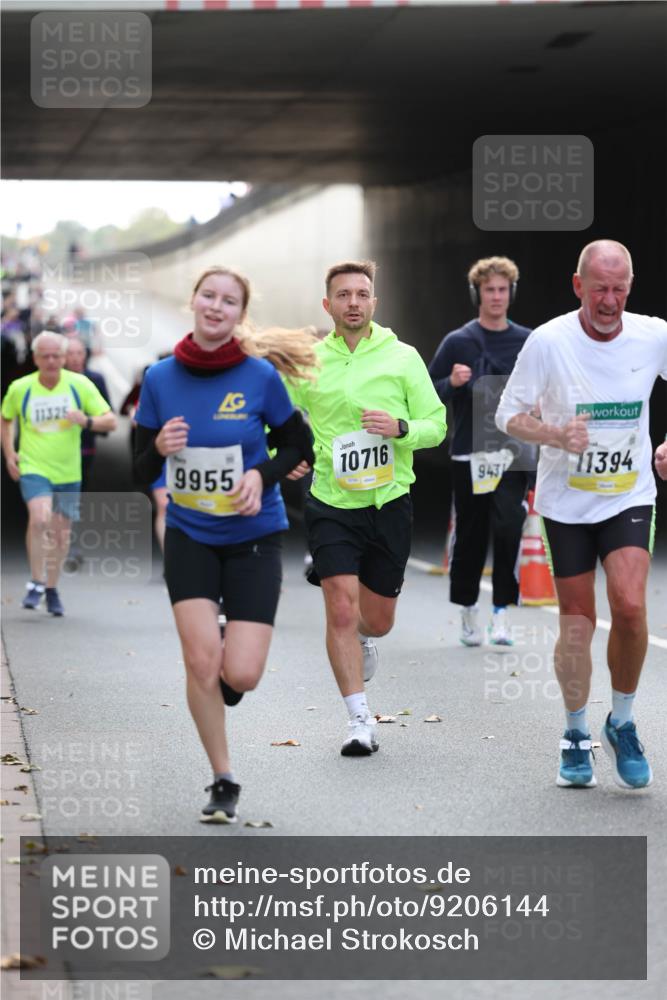 05.10.2025 - 20. swb-Marathon Bremen Michael Strokosch http://msf.ph/oto/9206144 05.10.2025 10:46:36 Laufen 11325, 9955, 10716, 943, 11394 meine-sportfotos.de