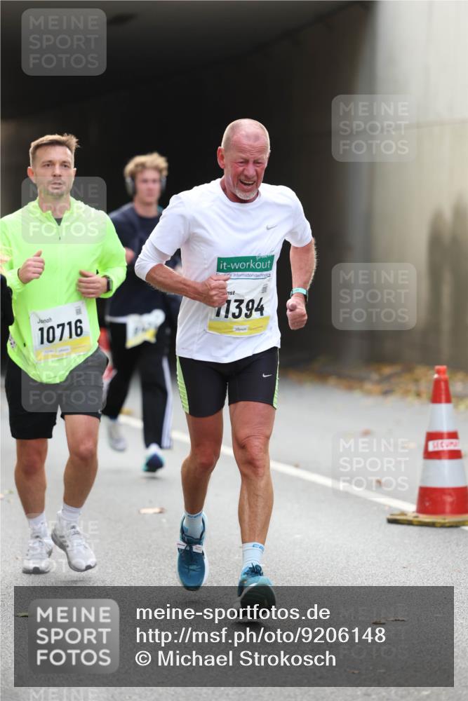 05.10.2025 - 20. swb-Marathon Bremen Michael Strokosch http://msf.ph/oto/9206148 05.10.2025 10:46:37 Laufen 10716, 71394 meine-sportfotos.de