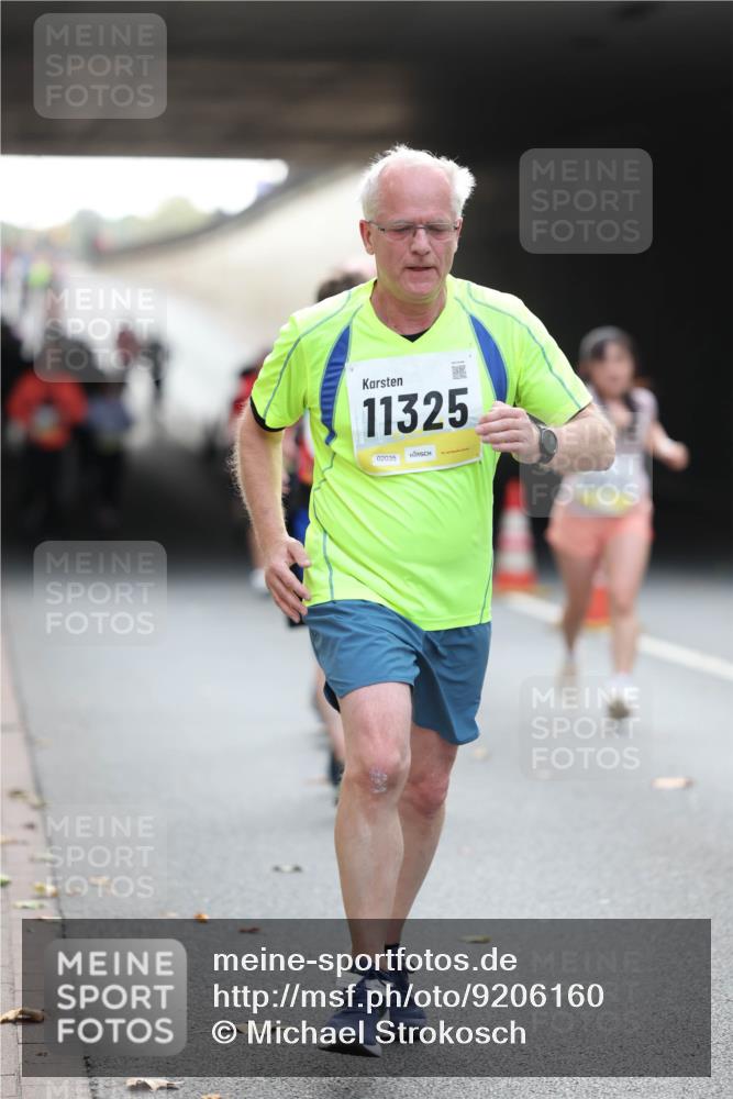 05.10.2025 - 20. swb-Marathon Bremen Michael Strokosch http://msf.ph/oto/9206160 05.10.2025 10:46:41 Laufen 11325, 02035, 11325 meine-sportfotos.de