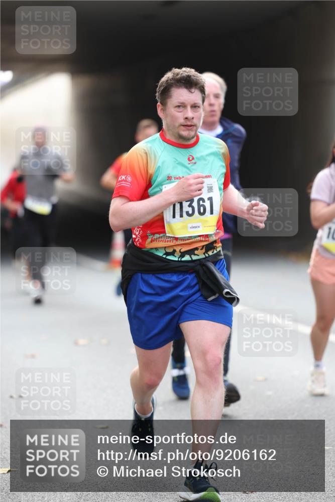 05.10.2025 - 20. swb-Marathon Bremen Michael Strokosch http://msf.ph/oto/9206162 05.10.2025 10:46:43 Laufen 20, 11361 meine-sportfotos.de
