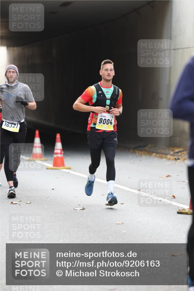 05.10.2025 - 20. swb-Marathon Bremen Michael Strokosch http://msf.ph/oto/9206163 05.10.2025 10:46:44 Laufen 10321, 9004 meine-sportfotos.de