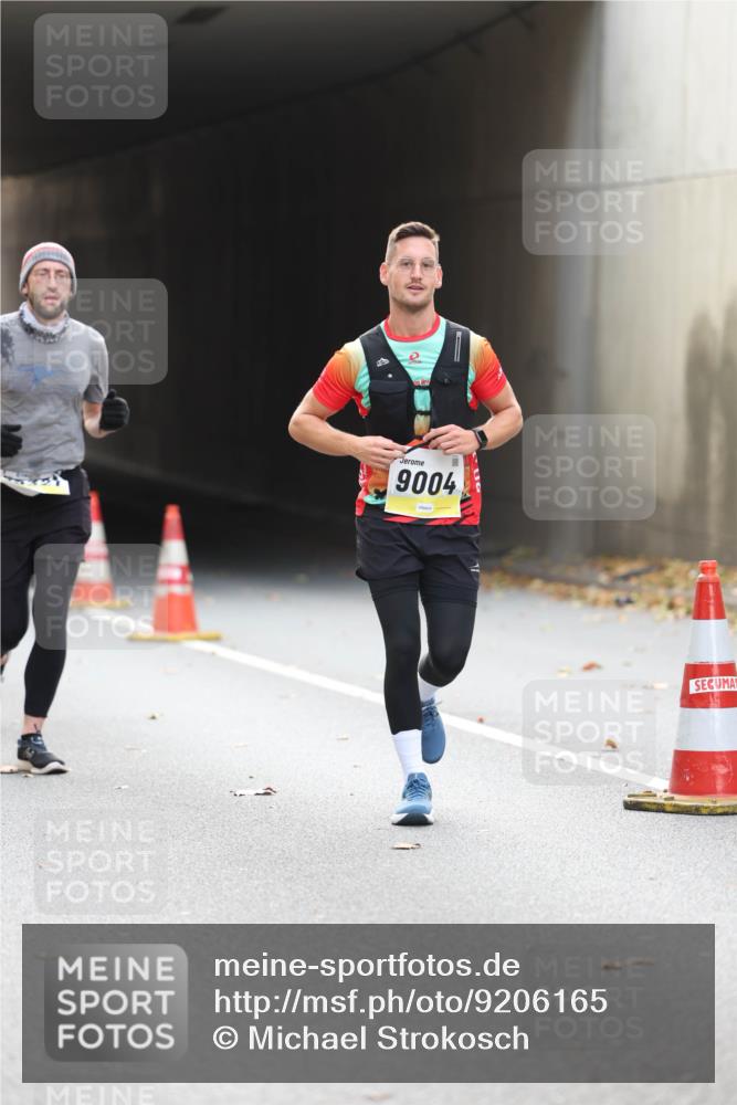 05.10.2025 - 20. swb-Marathon Bremen Michael Strokosch http://msf.ph/oto/9206165 05.10.2025 10:46:45 Laufen 9004 meine-sportfotos.de