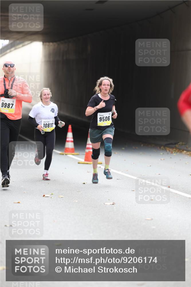 05.10.2025 - 20. swb-Marathon Bremen Michael Strokosch http://msf.ph/oto/9206174 05.10.2025 10:46:48 Laufen 9987, 10817, 9506 meine-sportfotos.de
