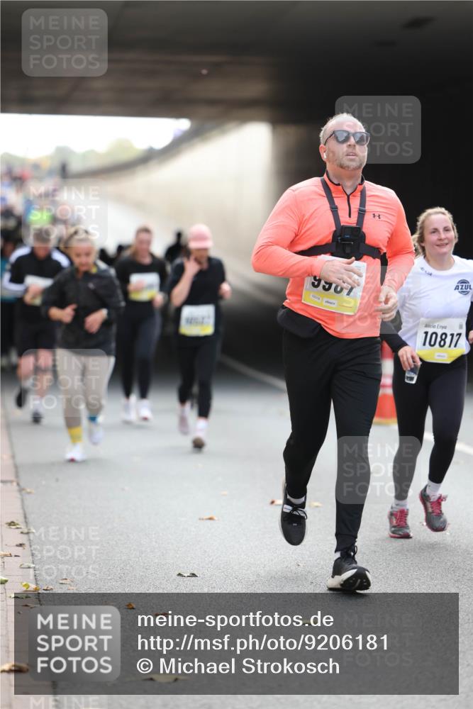 05.10.2025 - 20. swb-Marathon Bremen Michael Strokosch http://msf.ph/oto/9206181 05.10.2025 10:46:50 Laufen 9967, 02016, 10817 meine-sportfotos.de