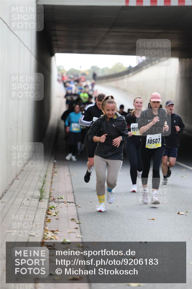 05.10.2025 - 20. swb-Marathon Bremen Michael Strokosch http://msf.ph/oto/9206183 05.10.2025 10:46:52 Laufen 106, 10507 meine-sportfotos.de
