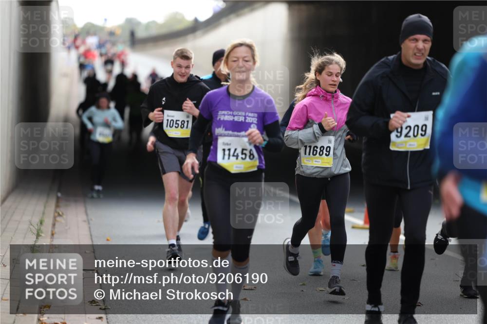 05.10.2025 - 20. swb-Marathon Bremen Michael Strokosch http://msf.ph/oto/9206190 05.10.2025 10:47:01 Laufen 10581, 2012, 11458, 9209, 11689 meine-sportfotos.de