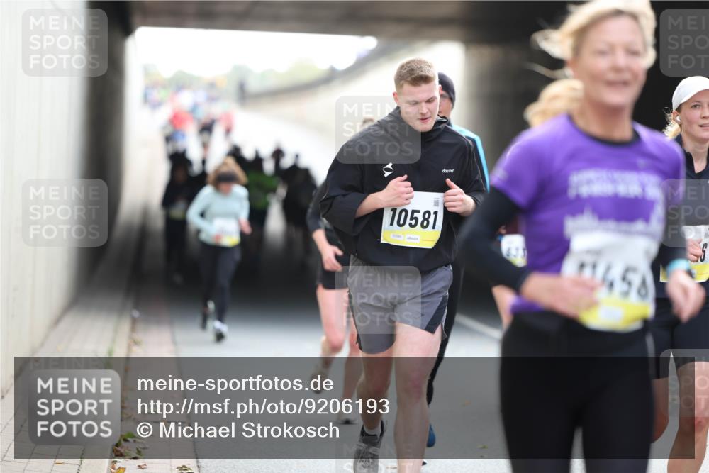 05.10.2025 - 20. swb-Marathon Bremen Michael Strokosch http://msf.ph/oto/9206193 05.10.2025 10:47:03 Laufen 10581, 02585, 53456 meine-sportfotos.de