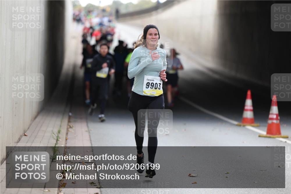 05.10.2025 - 20. swb-Marathon Bremen Michael Strokosch http://msf.ph/oto/9206199 05.10.2025 10:47:07 Laufen 9903 meine-sportfotos.de
