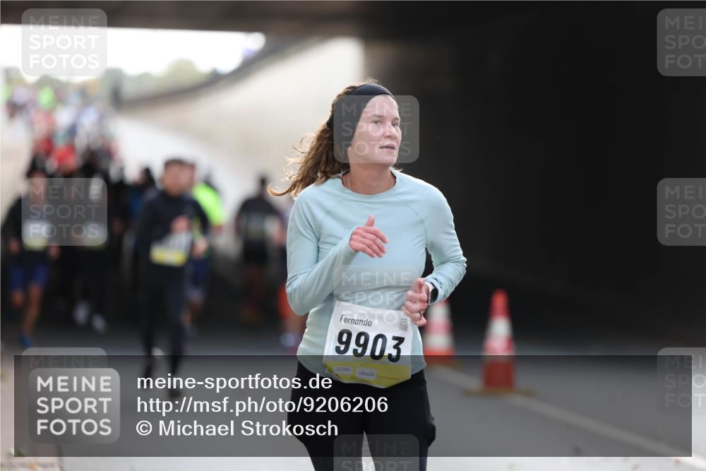 05.10.2025 - 20. swb-Marathon Bremen Michael Strokosch http://msf.ph/oto/9206206 05.10.2025 10:47:09 Laufen 9903, 02346 meine-sportfotos.de