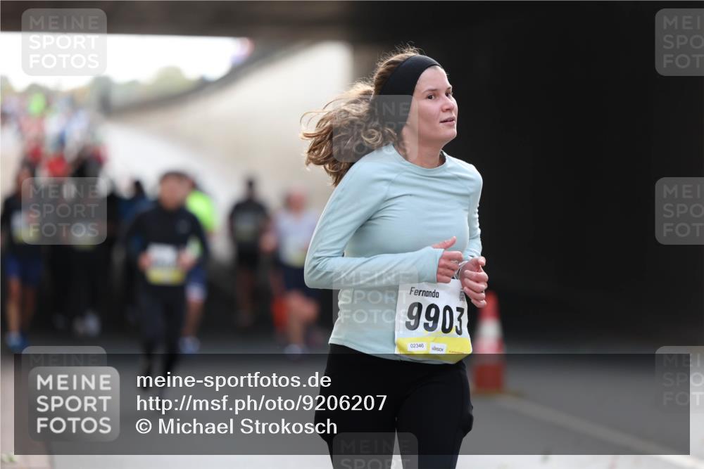 05.10.2025 - 20. swb-Marathon Bremen Michael Strokosch http://msf.ph/oto/9206207 05.10.2025 10:47:10 Laufen 9903, 02346 meine-sportfotos.de