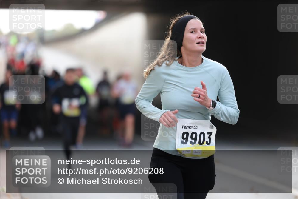 05.10.2025 - 20. swb-Marathon Bremen Michael Strokosch http://msf.ph/oto/9206208 05.10.2025 10:47:10 Laufen 9903, 02346 meine-sportfotos.de