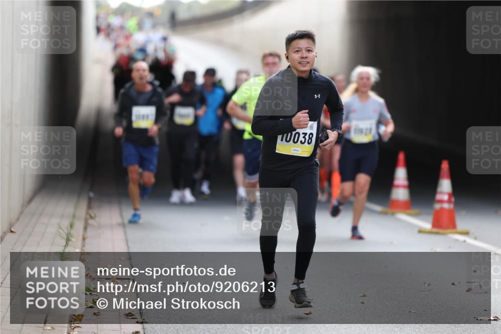 05.10.2025 - 20. swb-Marathon Bremen Michael Strokosch http://msf.ph/oto/9206213 05.10.2025 10:47:12 Laufen 10038 meine-sportfotos.de