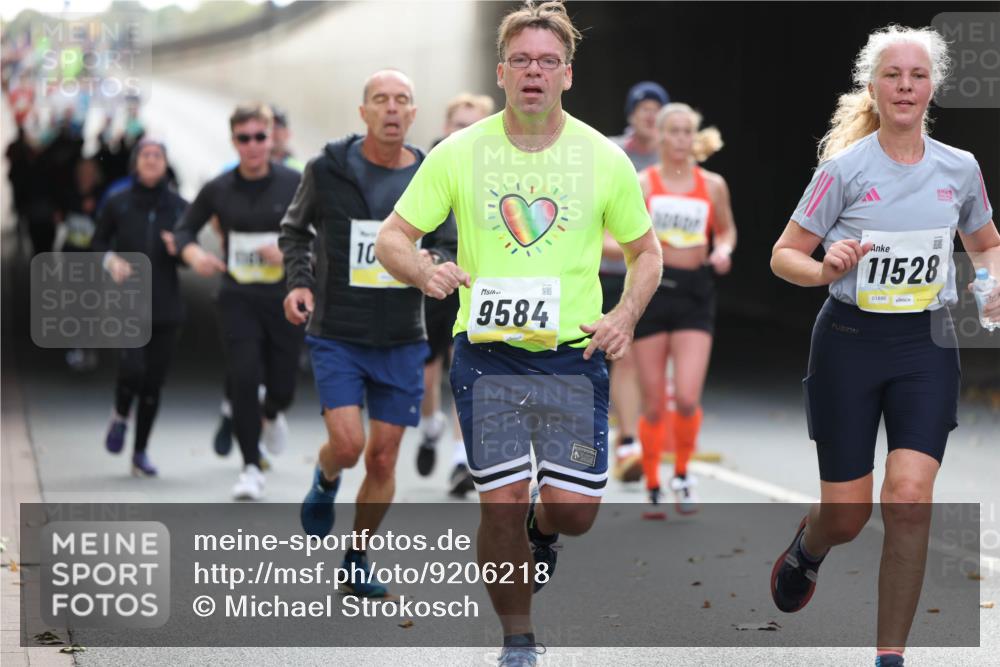 05.10.2025 - 20. swb-Marathon Bremen Michael Strokosch http://msf.ph/oto/9206218 05.10.2025 10:47:16 Laufen 10, 9584, 11528, 01886 meine-sportfotos.de