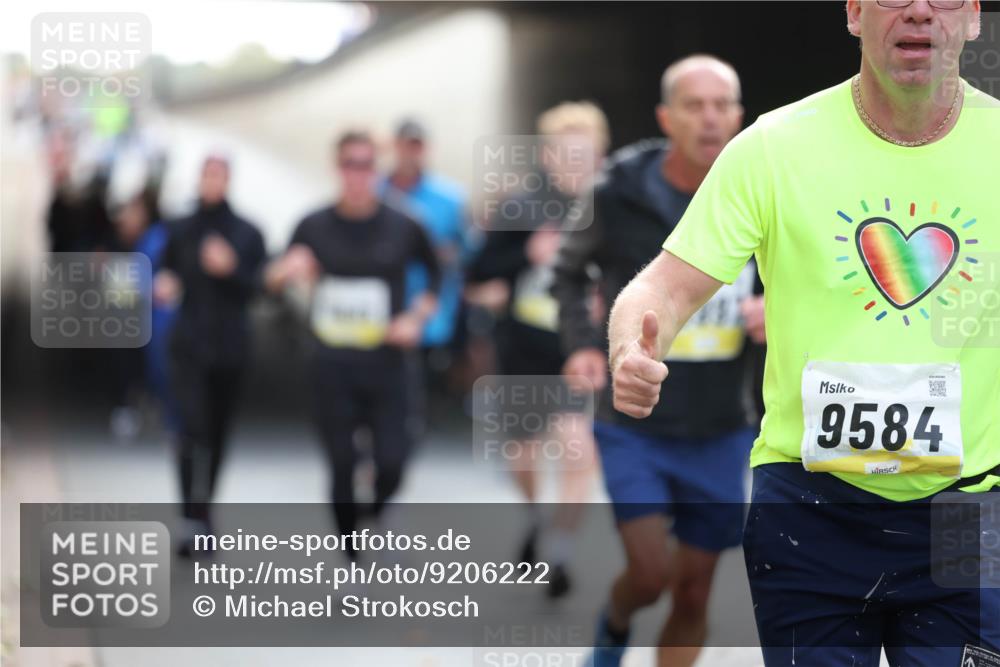 05.10.2025 - 20. swb-Marathon Bremen Michael Strokosch http://msf.ph/oto/9206222 05.10.2025 10:47:17 Laufen 9584 meine-sportfotos.de