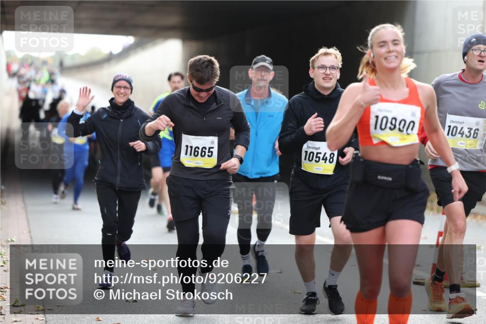 05.10.2025 - 20. swb-Marathon Bremen Michael Strokosch http://msf.ph/oto/9206227 05.10.2025 10:47:19 Laufen 11665, 10548, 10900, 10436 meine-sportfotos.de