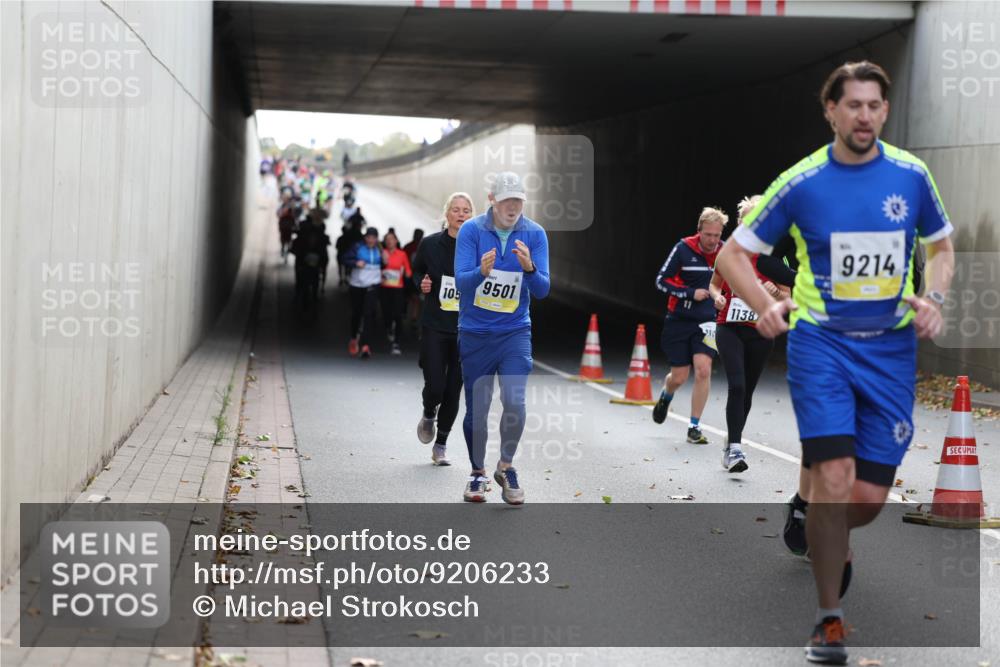 05.10.2025 - 20. swb-Marathon Bremen Michael Strokosch http://msf.ph/oto/9206233 05.10.2025 10:47:23 Laufen 105, 9501, 1138, 9214 meine-sportfotos.de