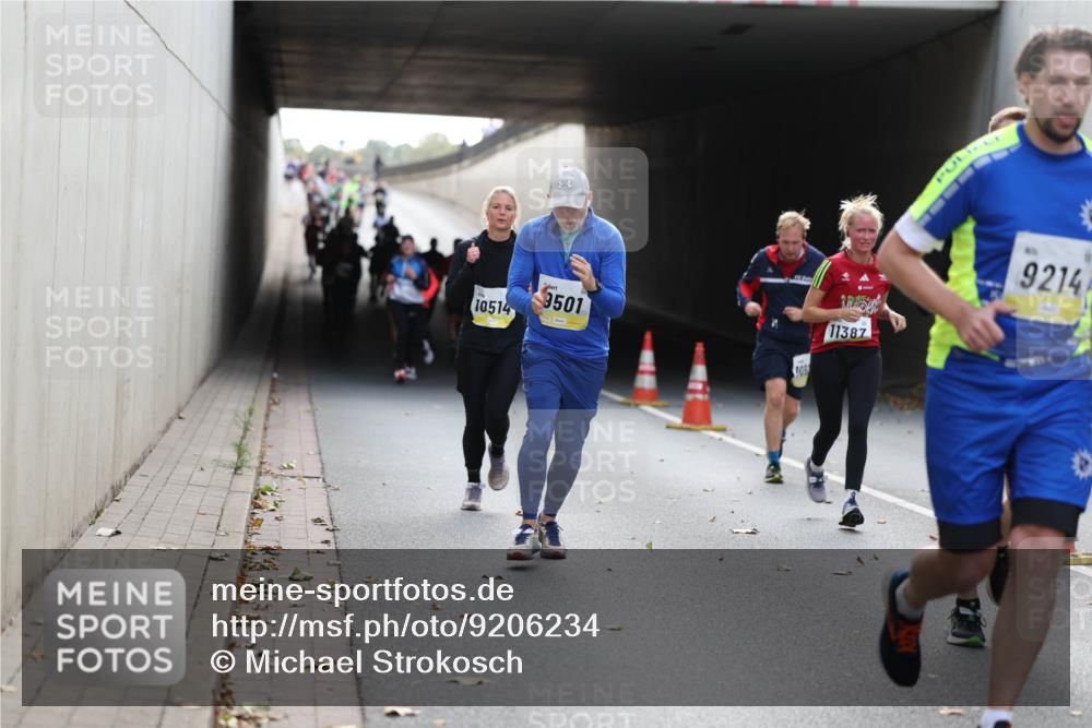 05.10.2025 - 20. swb-Marathon Bremen Michael Strokosch http://msf.ph/oto/9206234 05.10.2025 10:47:24 Laufen 10514, 9501, 109, 11387, 9214 meine-sportfotos.de