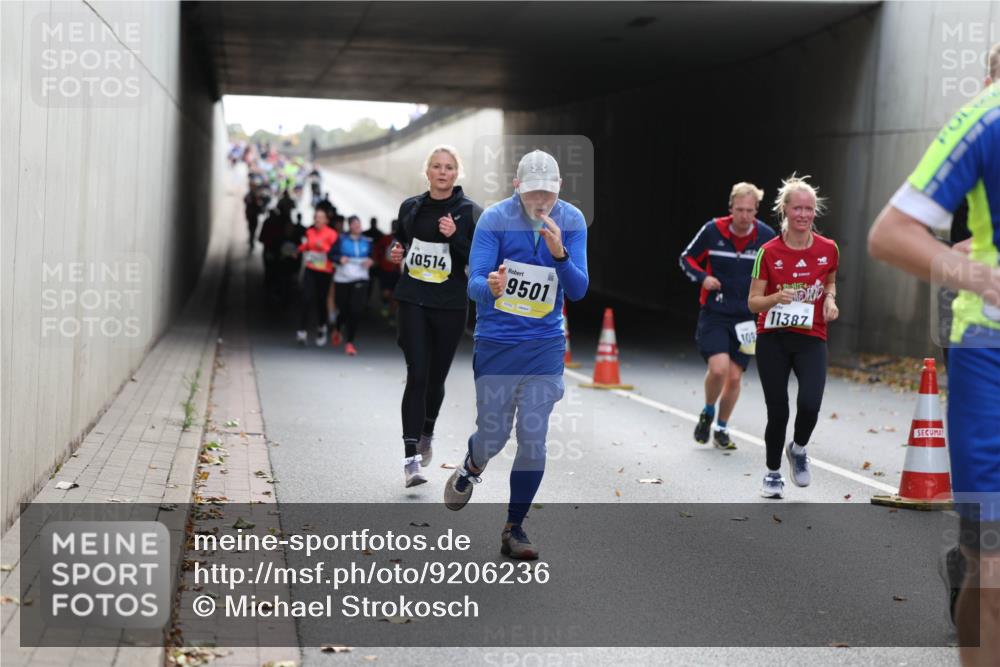 05.10.2025 - 20. swb-Marathon Bremen Michael Strokosch http://msf.ph/oto/9206236 05.10.2025 10:47:24 Laufen 10514, 9501, 109, 11387 meine-sportfotos.de