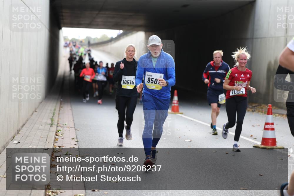 05.10.2025 - 20. swb-Marathon Bremen Michael Strokosch http://msf.ph/oto/9206237 05.10.2025 10:47:25 Laufen 10514, 950, 11387 meine-sportfotos.de