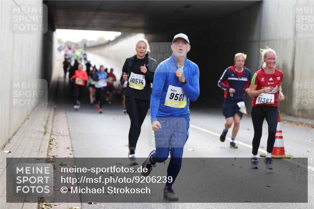 05.10.2025 - 20. swb-Marathon Bremen Michael Strokosch http://msf.ph/oto/9206239 05.10.2025 10:47:25 Laufen 10514, 11387, 9501 meine-sportfotos.de