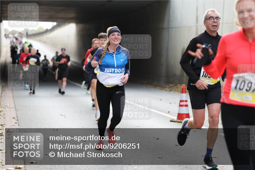 05.10.2025 - 20. swb-Marathon Bremen Michael Strokosch http://msf.ph/oto/9206251 05.10.2025 10:47:32 Laufen 2011, 10, 109 meine-sportfotos.de