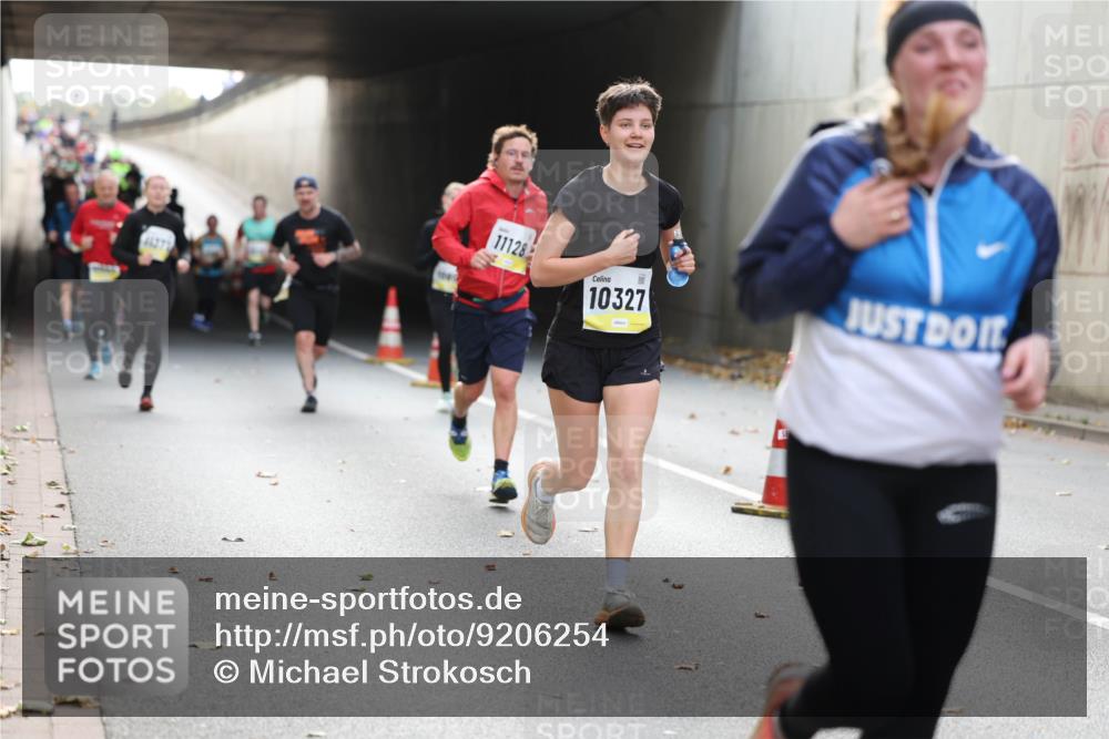 05.10.2025 - 20. swb-Marathon Bremen Michael Strokosch http://msf.ph/oto/9206254 05.10.2025 10:47:33 Laufen 11128, 10327 meine-sportfotos.de