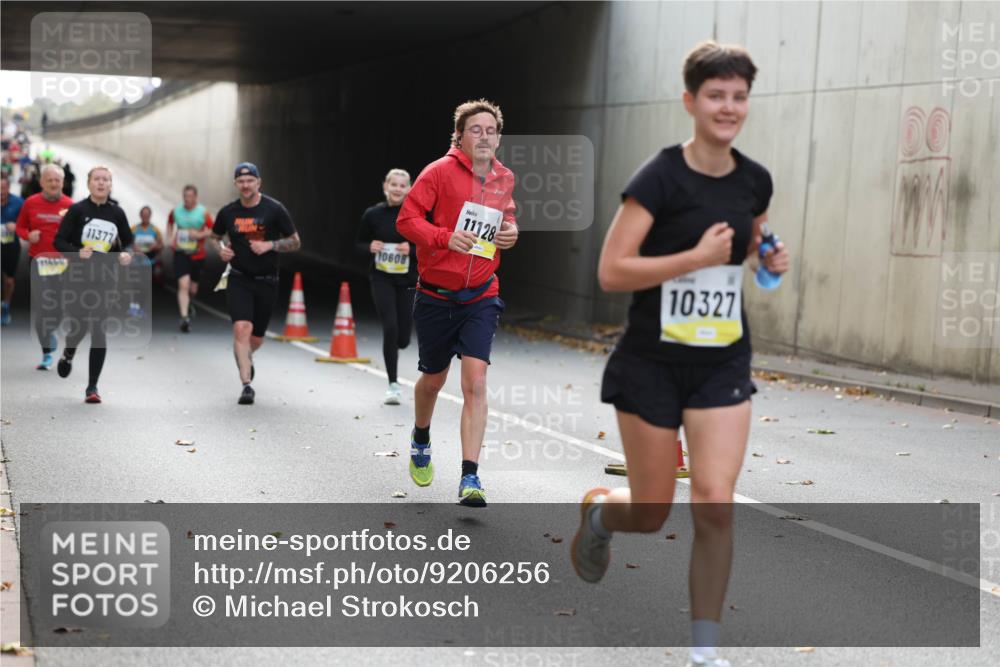 05.10.2025 - 20. swb-Marathon Bremen Michael Strokosch http://msf.ph/oto/9206256 05.10.2025 10:47:33 Laufen 11460, 11377, 10608, 11128, 10327, 00 meine-sportfotos.de