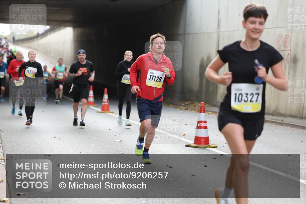 05.10.2025 - 20. swb-Marathon Bremen Michael Strokosch http://msf.ph/oto/9206257 05.10.2025 10:47:34 Laufen 113, 1060, 11128, 10327, 60 meine-sportfotos.de