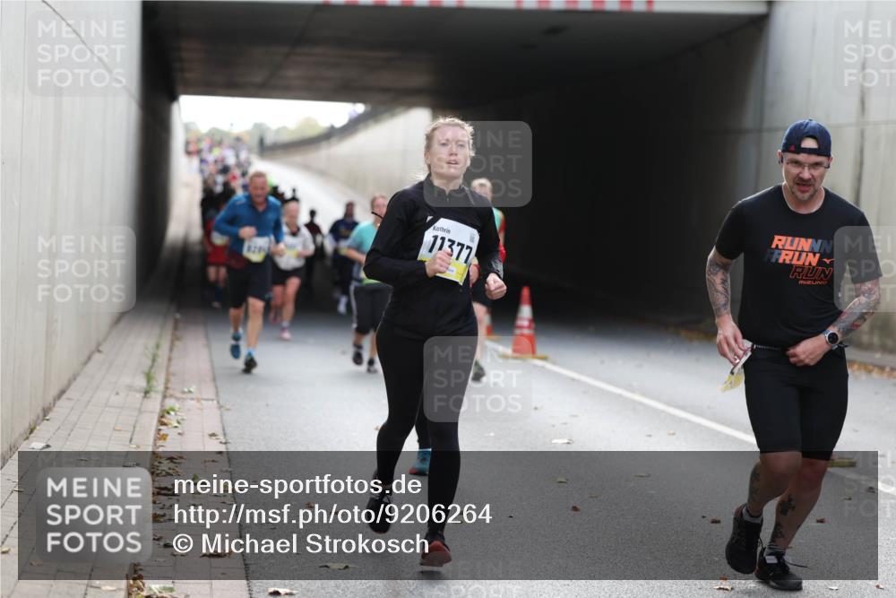 05.10.2025 - 20. swb-Marathon Bremen Michael Strokosch http://msf.ph/oto/9206264 05.10.2025 10:47:37 Laufen 3281, 11377 meine-sportfotos.de