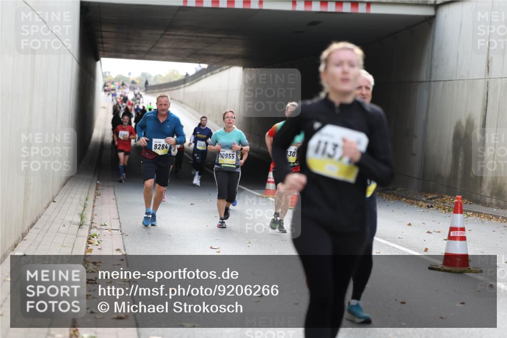 05.10.2025 - 20. swb-Marathon Bremen Michael Strokosch http://msf.ph/oto/9206266 05.10.2025 10:47:38 Laufen 11206, 17417, 9284, 10955, 30, 1137 meine-sportfotos.de