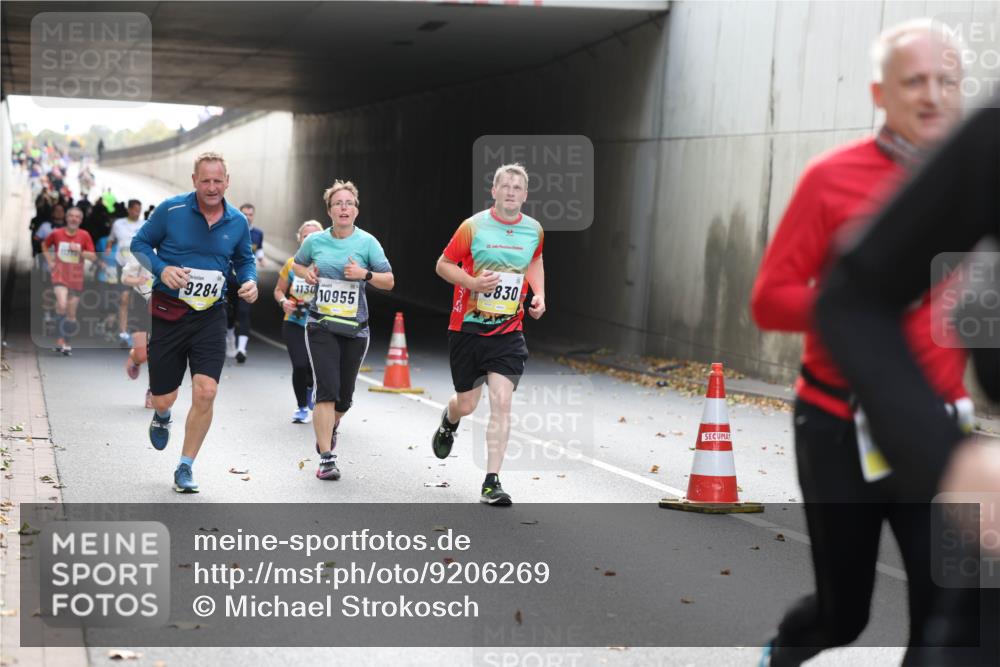 05.10.2025 - 20. swb-Marathon Bremen Michael Strokosch http://msf.ph/oto/9206269 05.10.2025 10:47:39 Laufen 9284, 830, 1130, 10955 meine-sportfotos.de