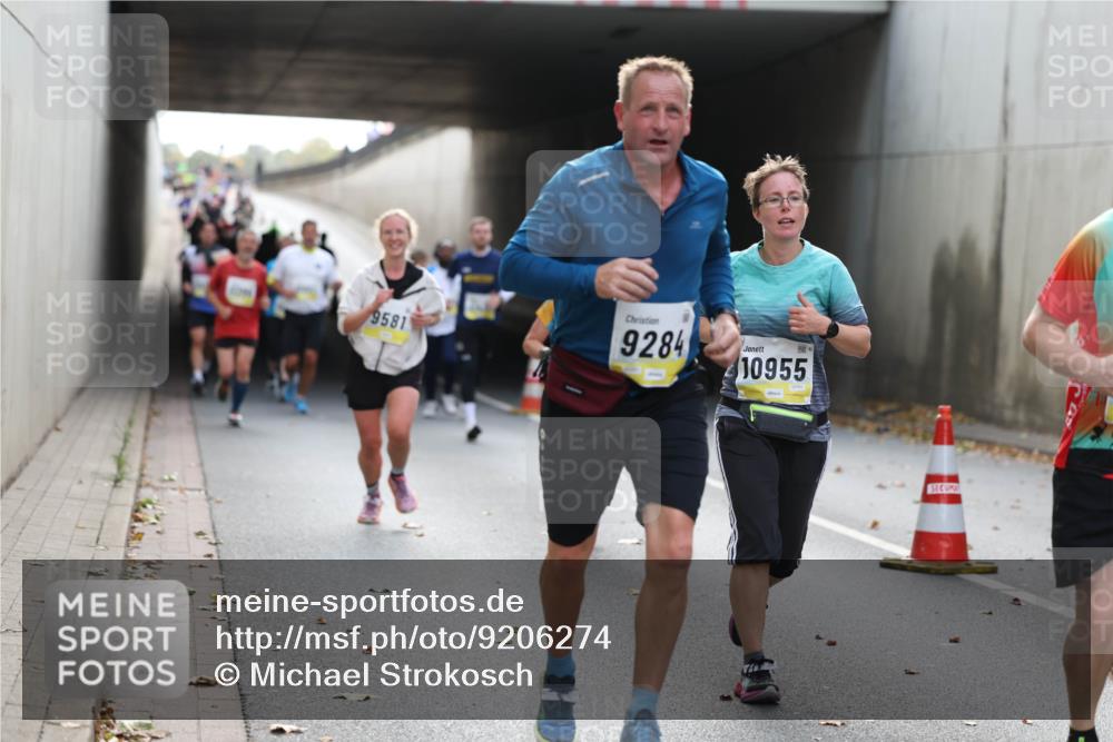 05.10.2025 - 20. swb-Marathon Bremen Michael Strokosch http://msf.ph/oto/9206274 05.10.2025 10:47:41 Laufen 9581, 9284, 10955 meine-sportfotos.de