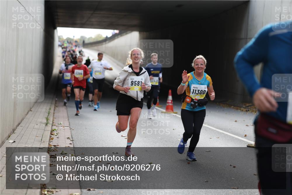 05.10.2025 - 20. swb-Marathon Bremen Michael Strokosch http://msf.ph/oto/9206276 05.10.2025 10:47:42 Laufen 11398, 9581, 17417, 11300 meine-sportfotos.de