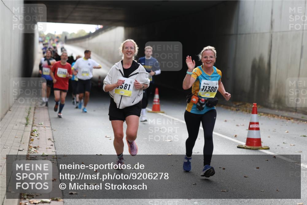 05.10.2025 - 20. swb-Marathon Bremen Michael Strokosch http://msf.ph/oto/9206278 05.10.2025 10:47:42 Laufen 11388, 581, 11300 meine-sportfotos.de